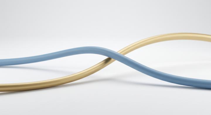 Abstract 3D intersecting curves representing the break-even volume concept
